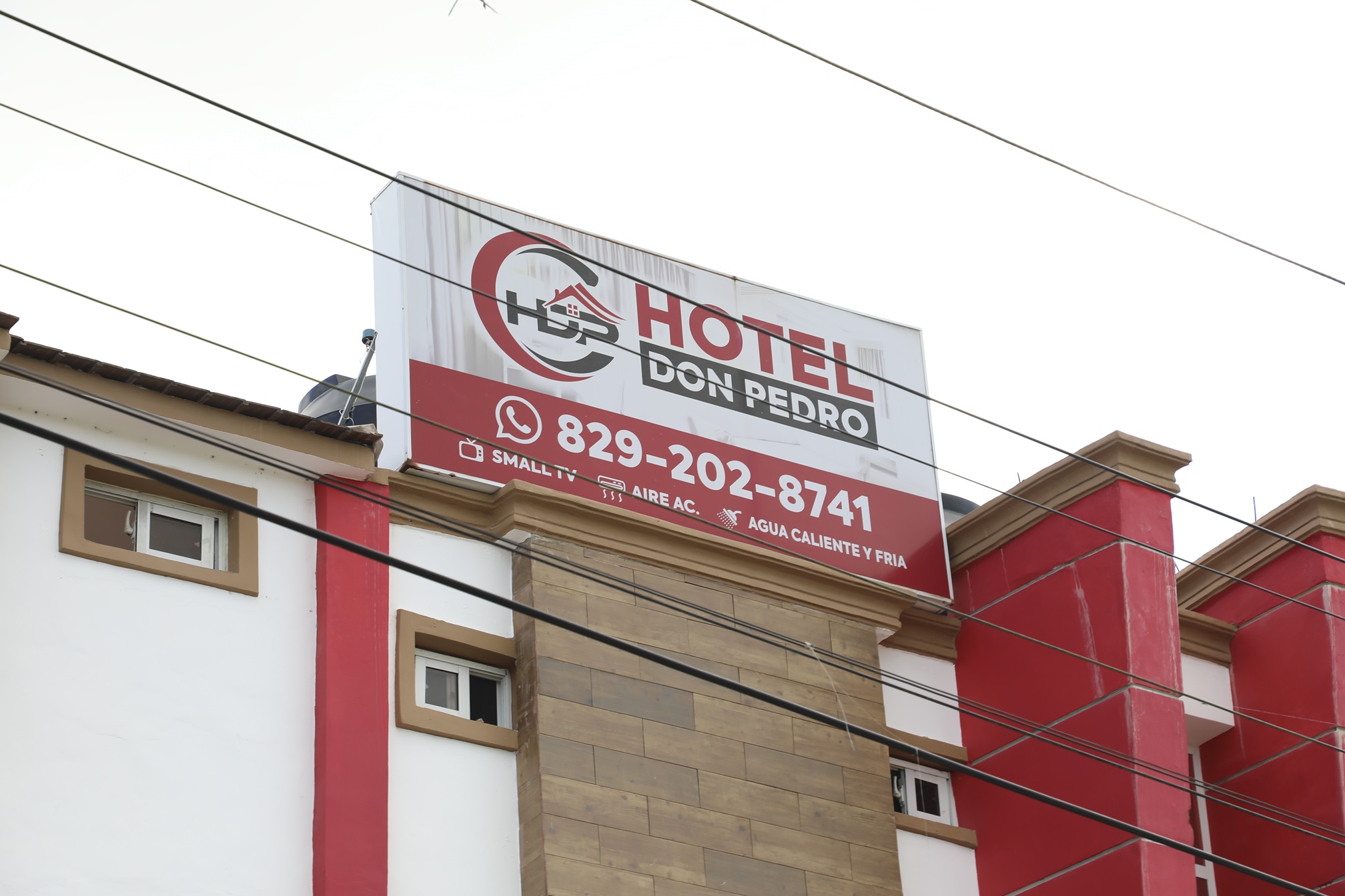 Edeeste y Pgase desmantelan otra conexión ilegal en hotel de Higüey