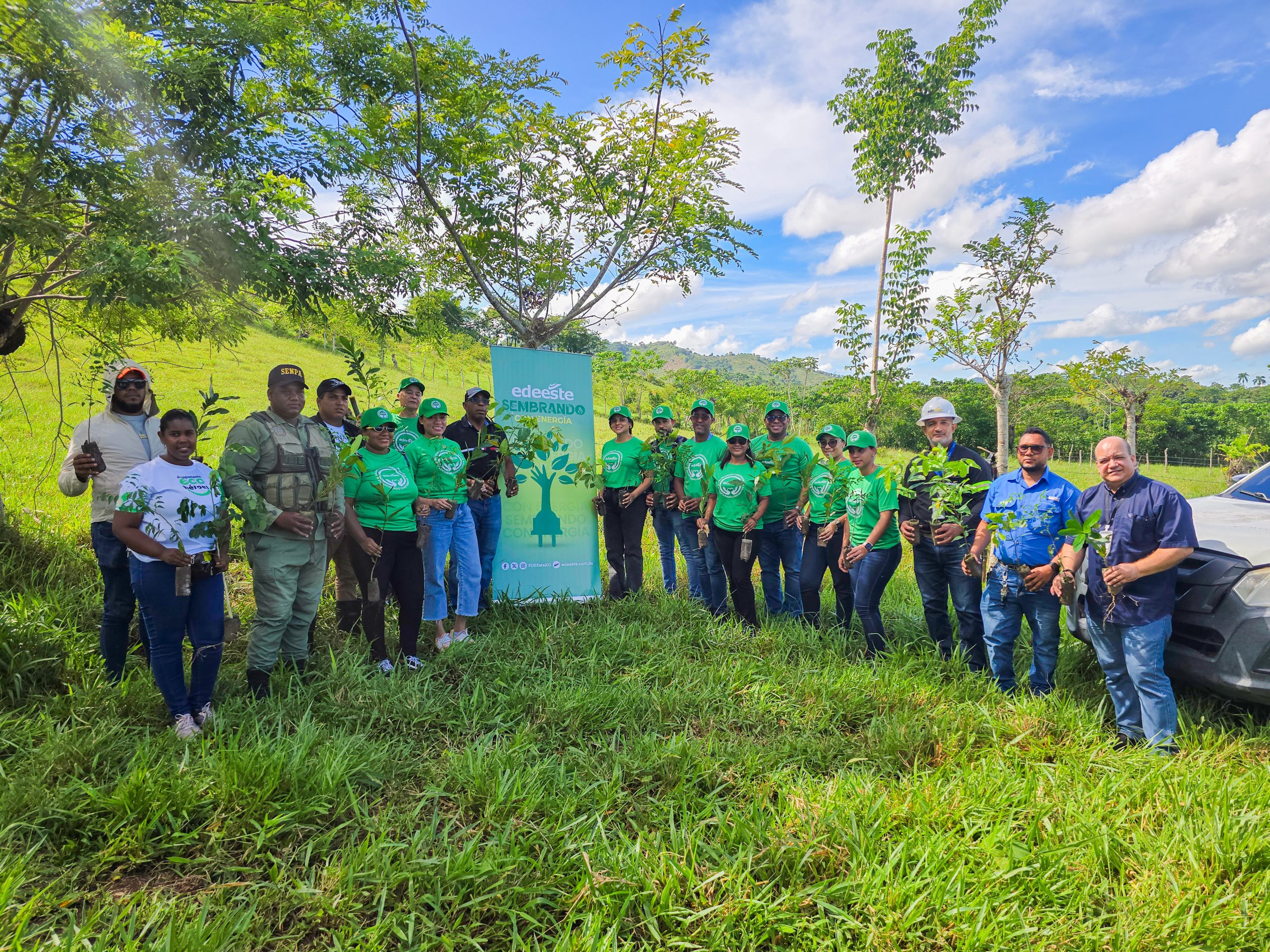 EDEESTE y Medio Ambiente realizan jornada de reforestación en El Seibo