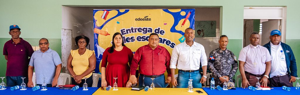 EDEESTE entrega útiles escolares en La Caleta