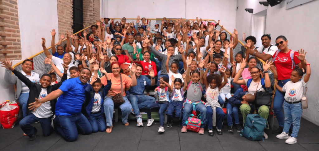 EDEEste Impulsa Educación Energética con Estudiantes de La Romana en el Museo Trampolín