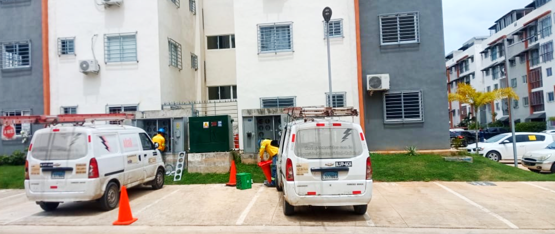 Edeeste detecta conexiones ilegales en residenciales de Ciudad Juan Bosch