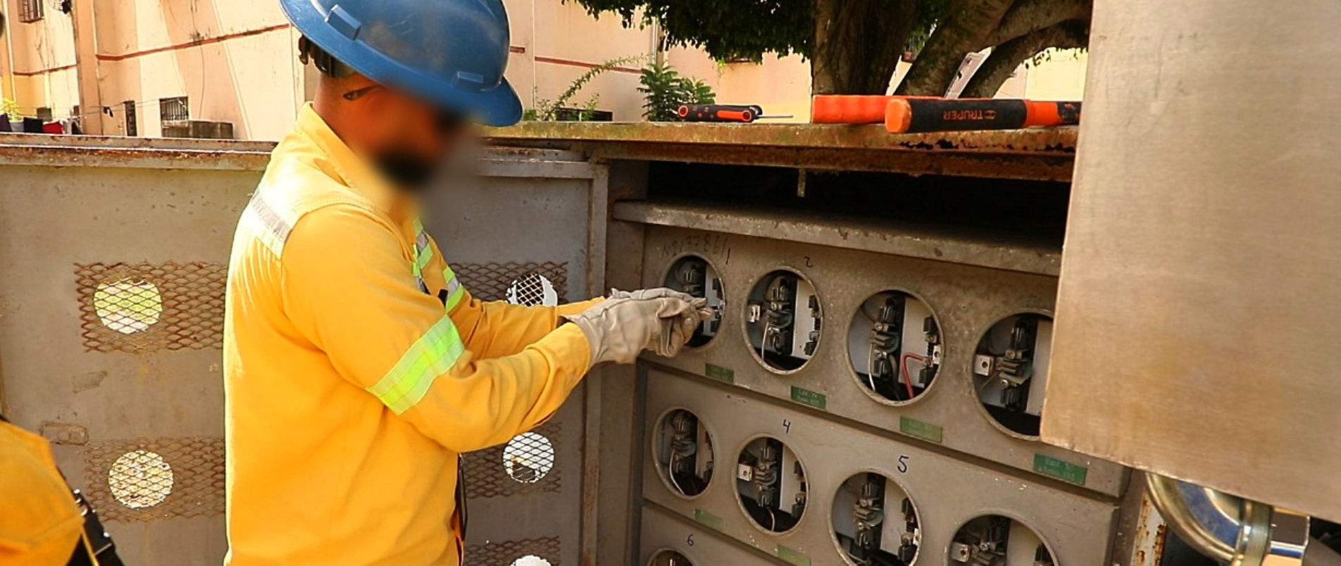 Edeeste llama a denunciar brigadas contratistas que cobren dinero para brindar servicio eléctrico