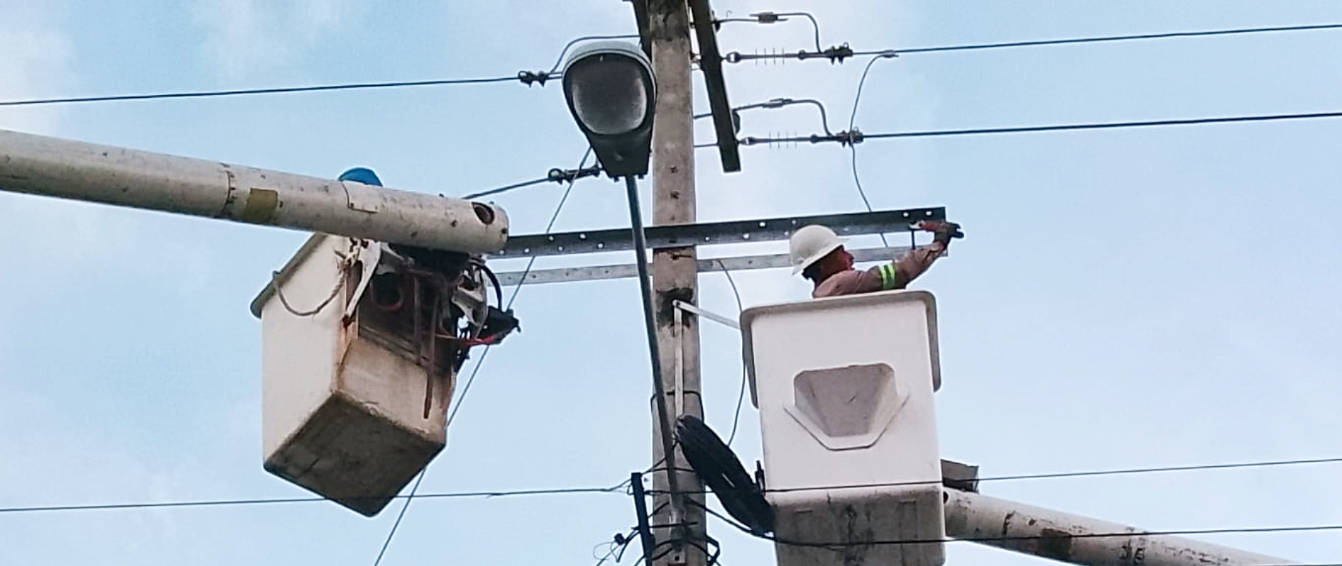 EDEEste normaliza avería en Corales del Sur