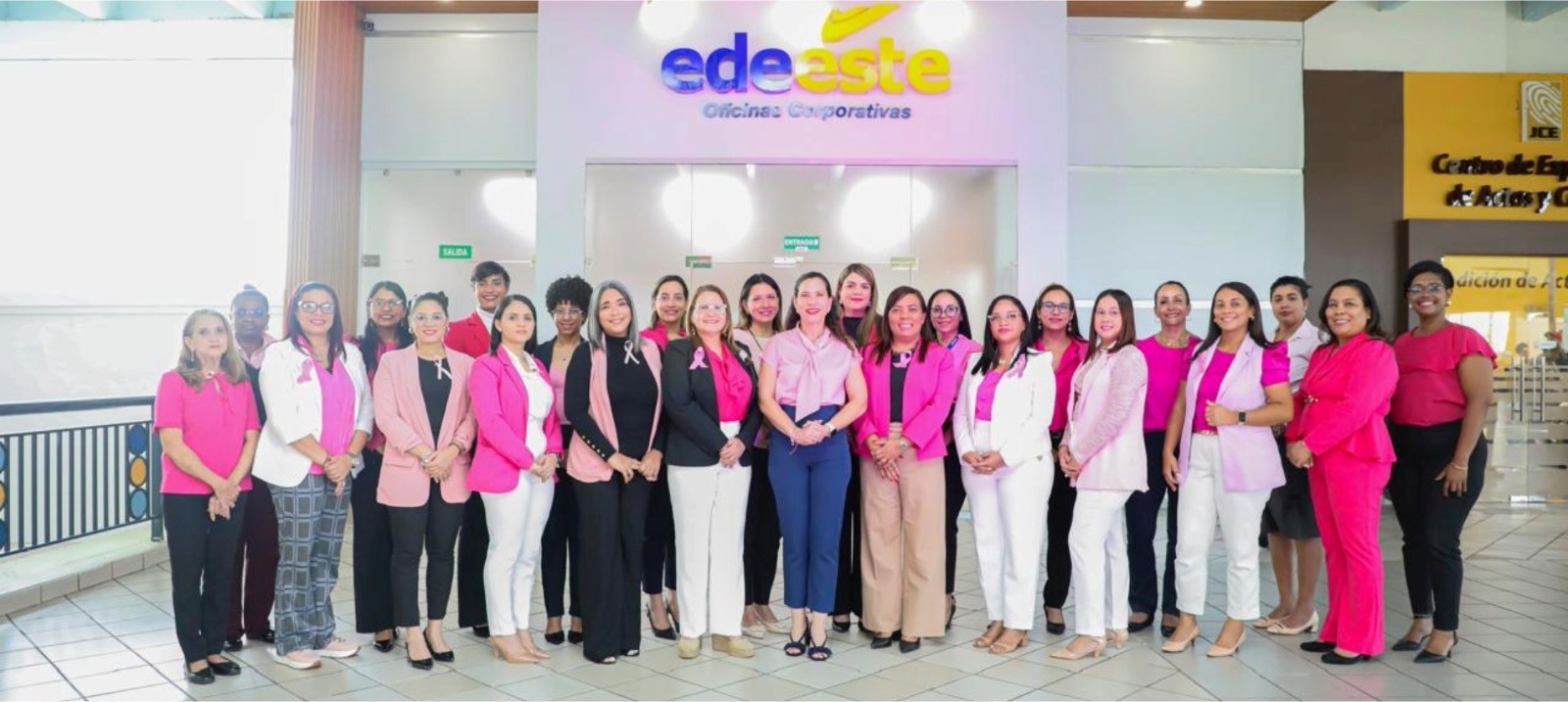 Colaboradores de Edeeste respaldan la campaña por el Día Mundial de la lucha Contra el Cáncer de Mama
