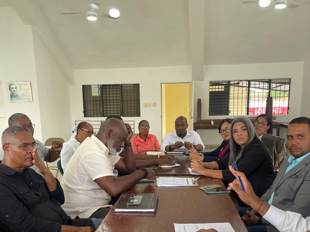 Edeeste fortalece diálogo con sectores de Monte Plata y presenta planes para mejorar calidad del servicio eléctrico