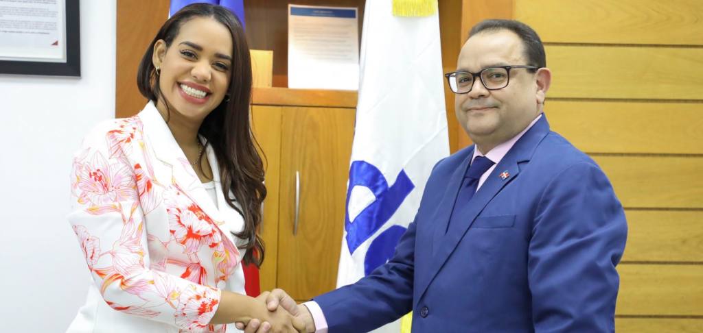 Gerente general de EDEEste recibe visita de alcaldesa electa de Santo Domingo Norte